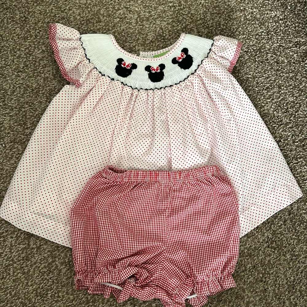Minnie Mouse smocked playset